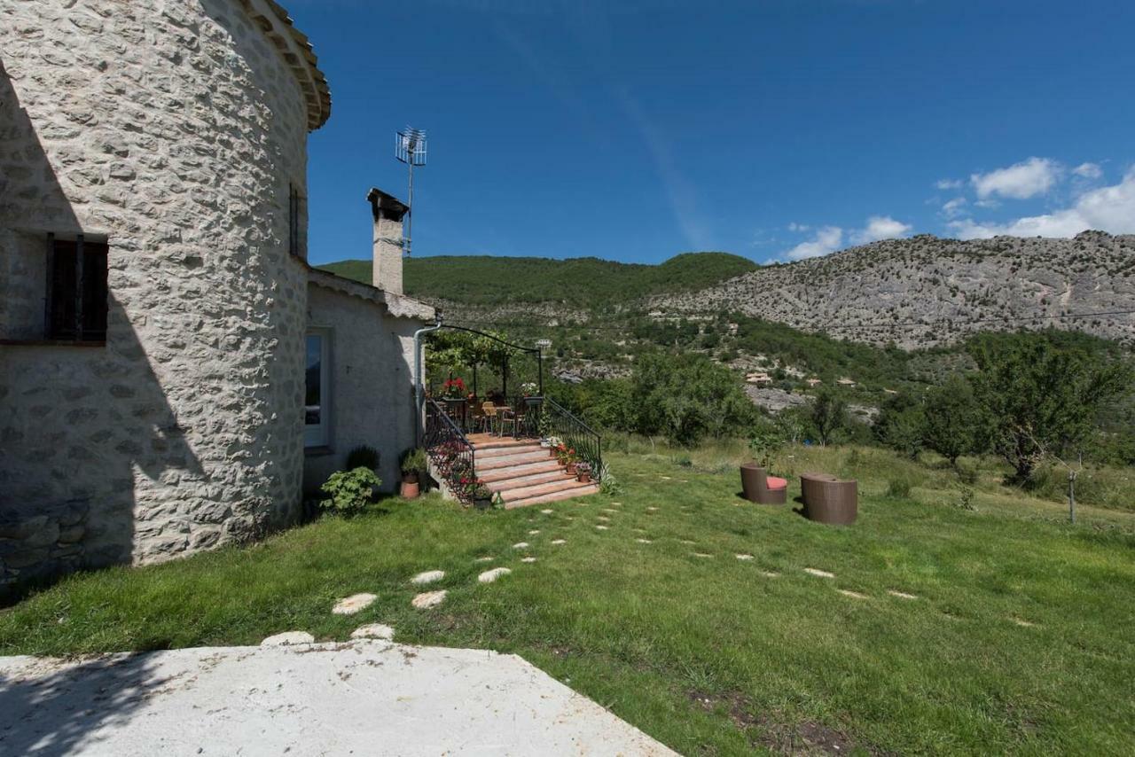 Appartement Clôt de Félines Entrevaux Exterior foto